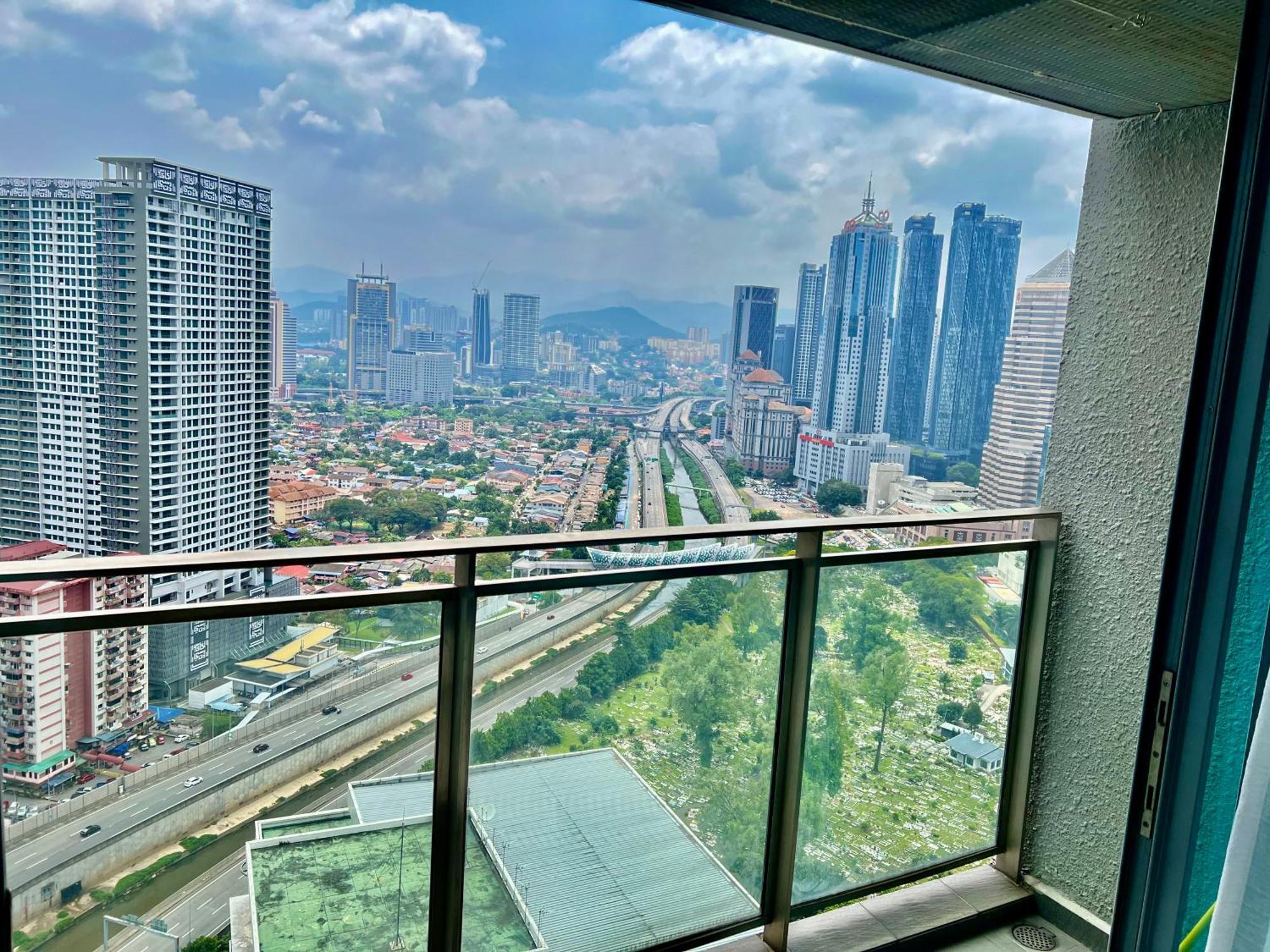 Summer Suites Near Klcc กัวลาลัมเปอร์ ภายนอก รูปภาพ